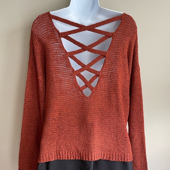 ‼️SALE‼️$25 Back Criss Cross NWOT Oversized Sweater Like/Bundle/Offer for sale - Picture 1 of 4